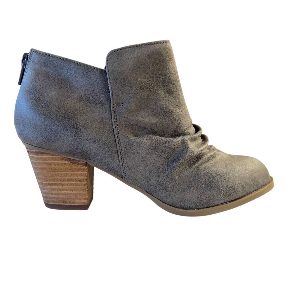 Report‎ Footwear Clarice 2.5" Heeled Ankle Bootie Faux Leather Grey Size 6.5W
